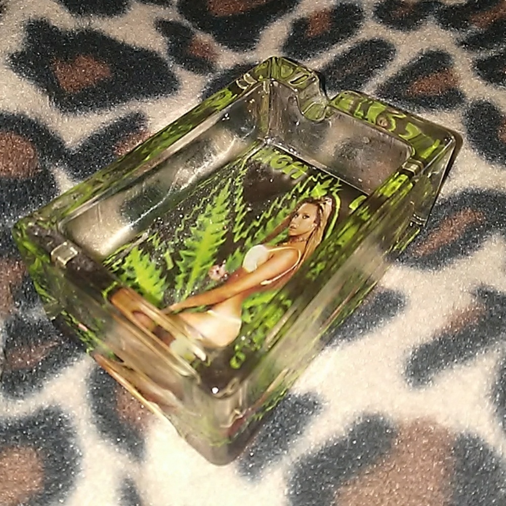 CUTE ASHTRAY